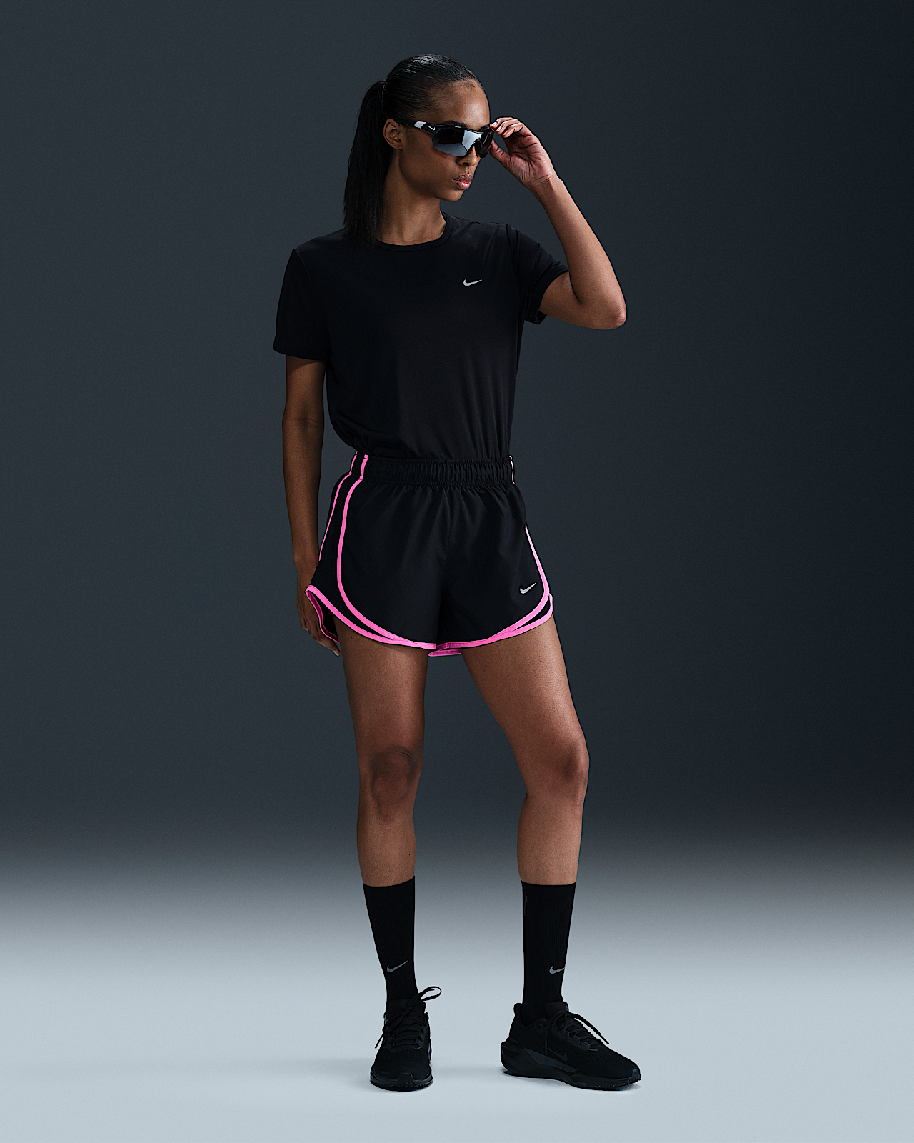 Женские шорты Nike Tempo Dri-FIT Mid-Rise Brief-Lined Shorts для бега