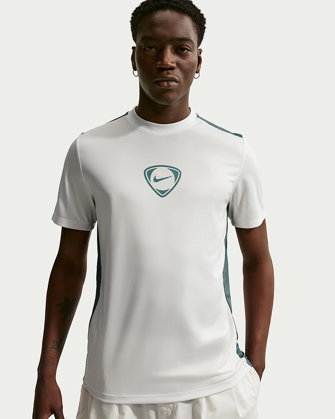 Мужские шорты Nike Academy+ Dri-FIT Short-Sleeve Soccer Top
