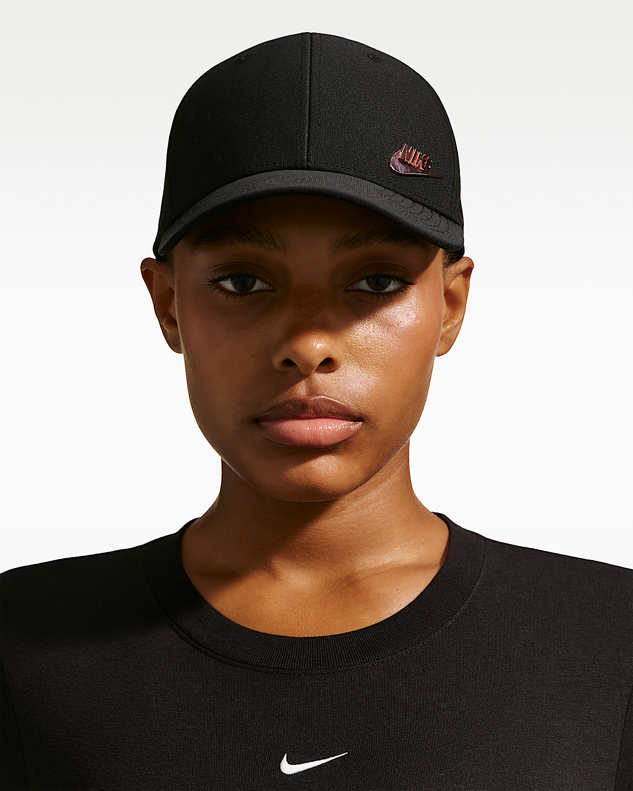 Женская кепка Nike Dri-FIT Club Structured Metal Logo Cap