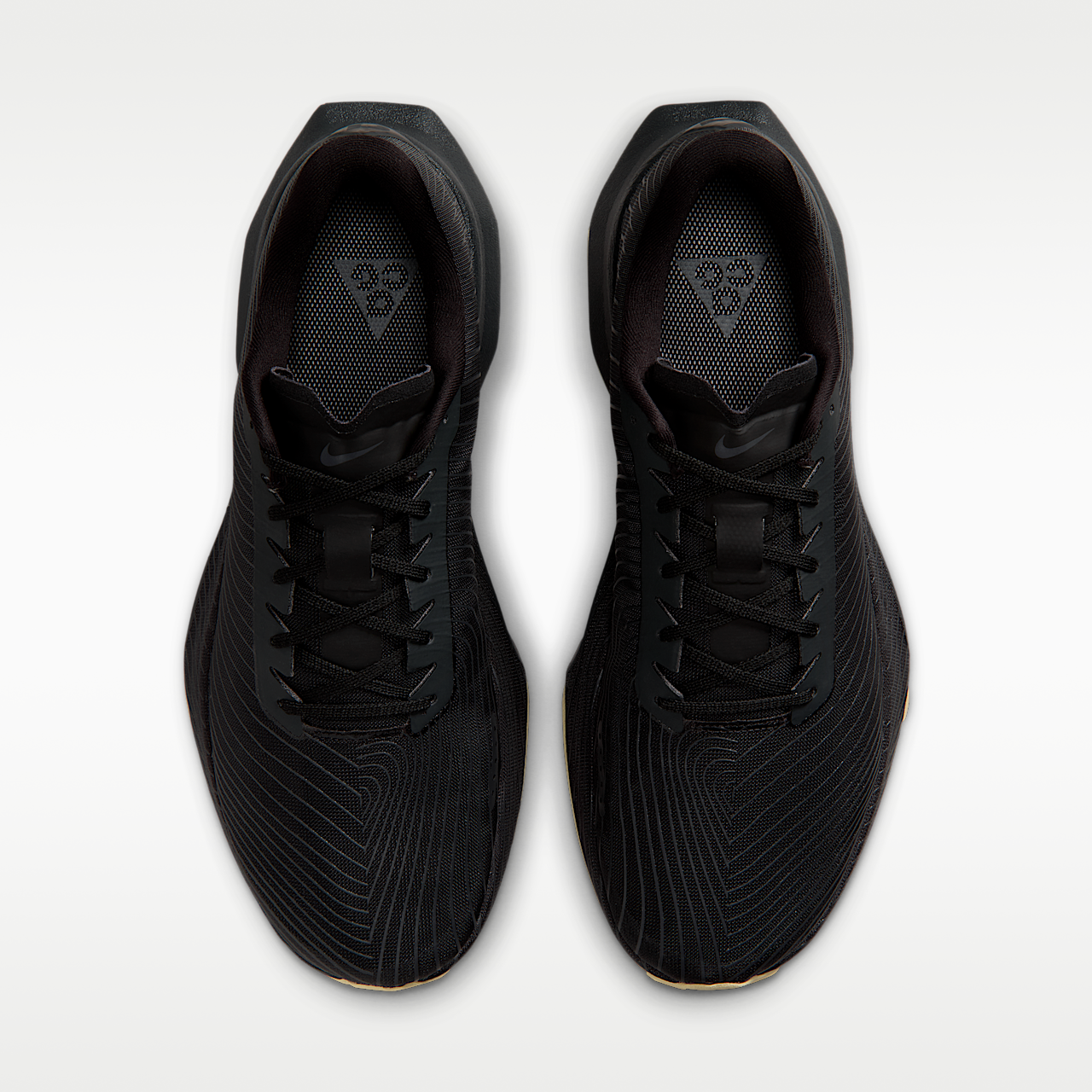 Nike ACG sneaker Zwart/Vegas Gold/Dark Smoke Grey