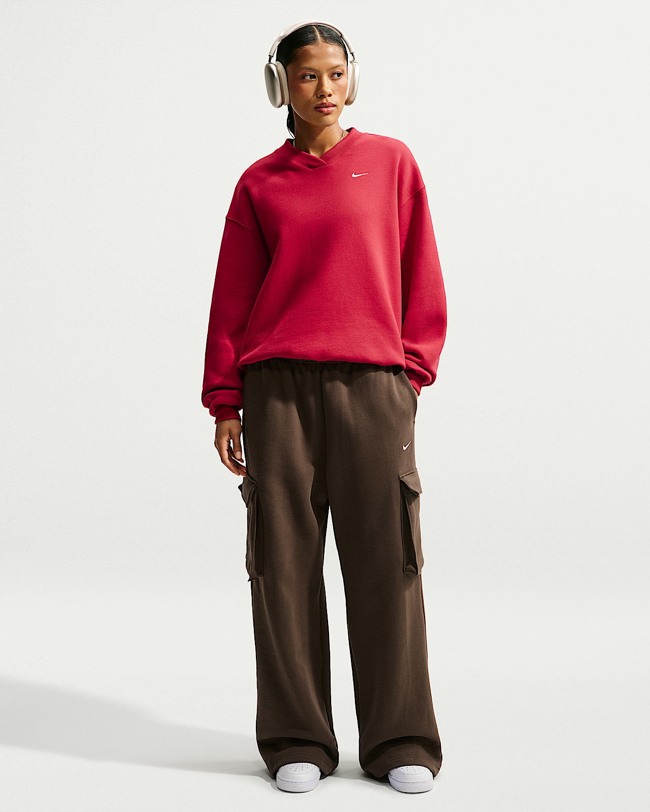 Женские  Nike Studio Fleece Medium Weight Oversized High-Rise Cargo Pants