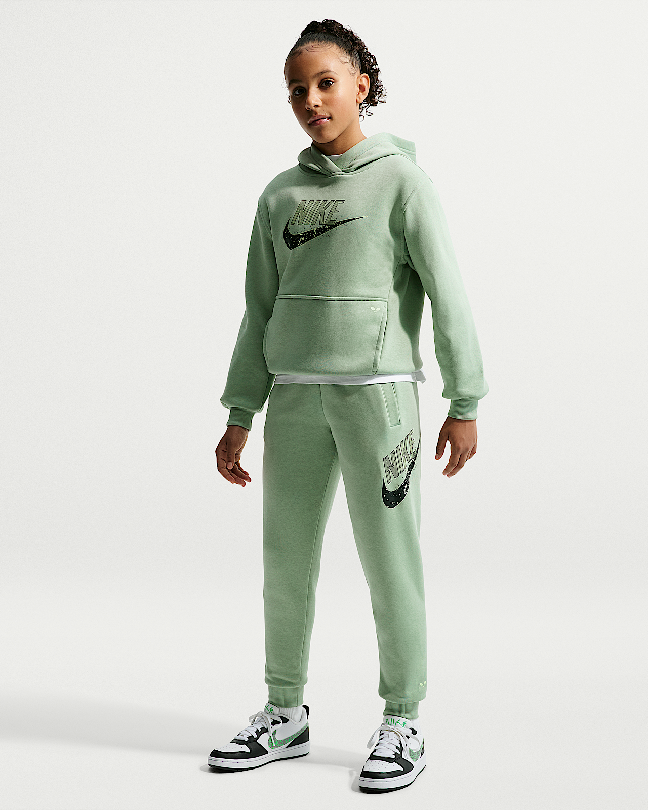 Детские спортивные штаны Nike Sportswear Club "Alien" Big Kids' Fleece Joggers