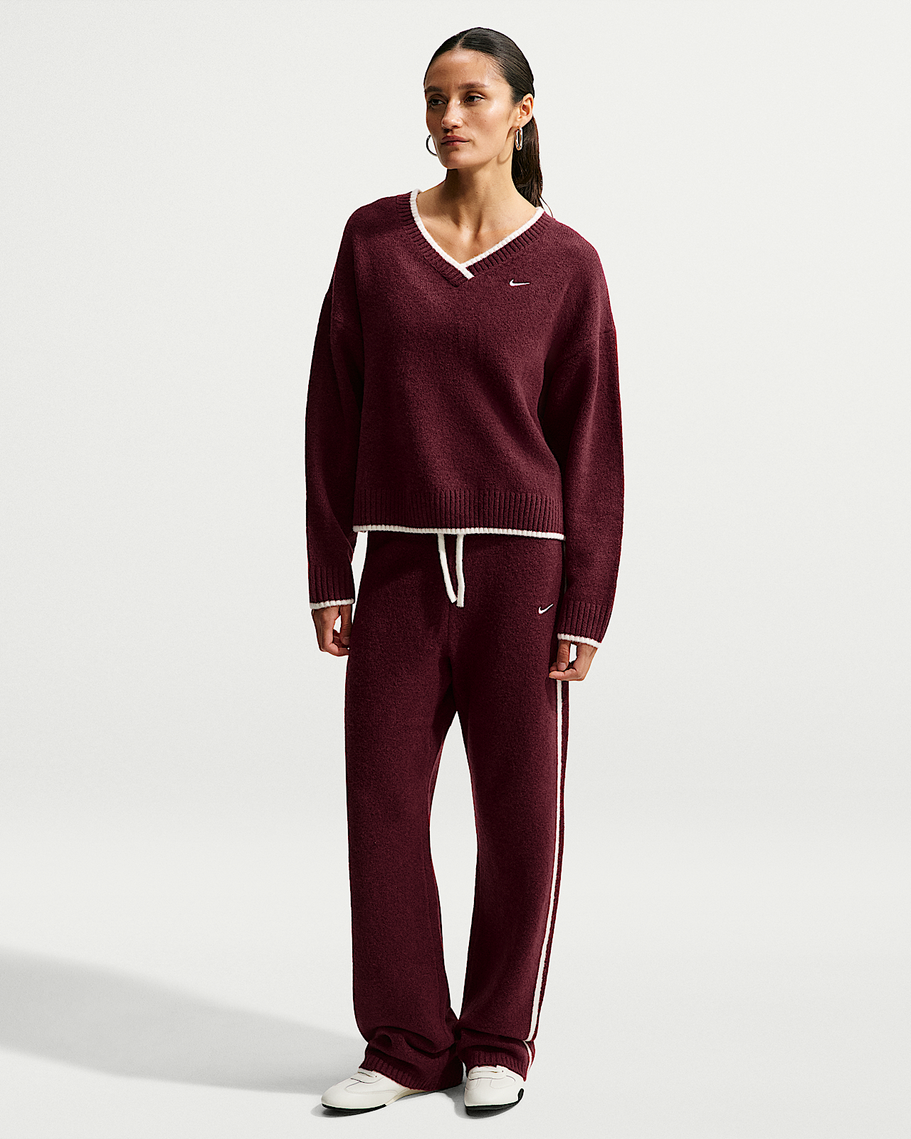 Женские  Nike Sportswear Chill Knit Mid-Rise Pants