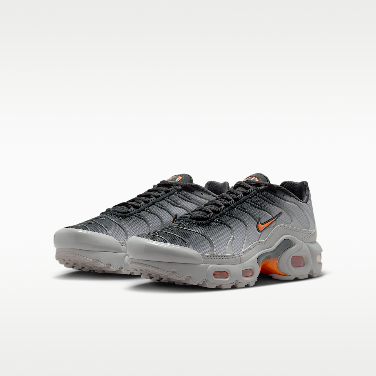 Nike Air Max Plus sneaker Light Smoke Grey/Dark Smoke Grey/Hot Curry