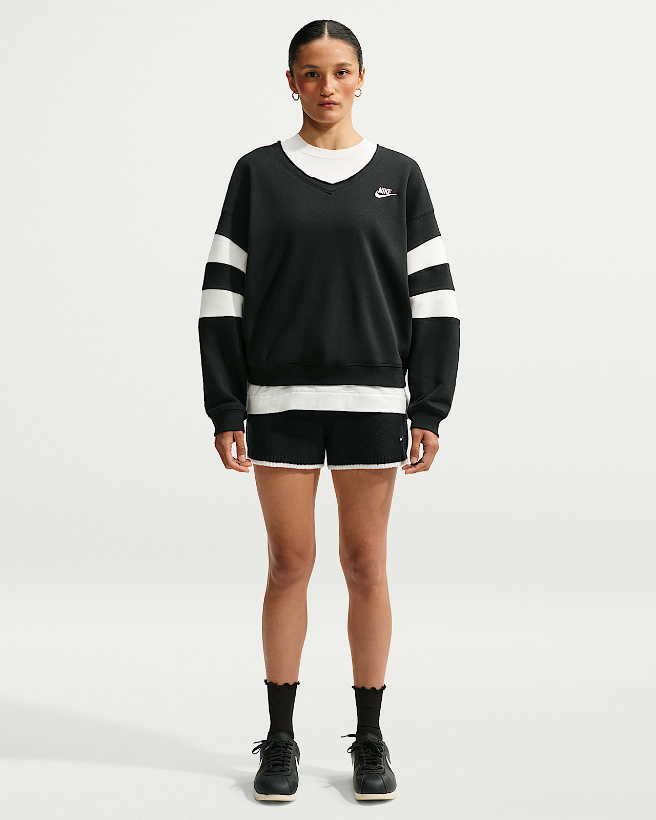 Женские шорты Nike Sportswear Chill Knit Mid-Rise Shorts