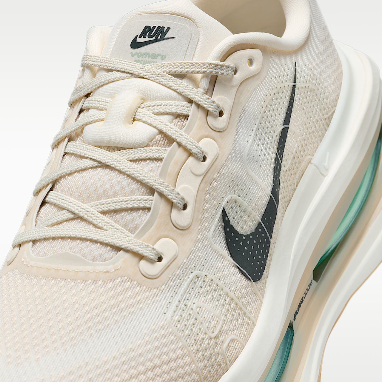 Nike Vomero sneaker Pale Ivory/Sanddrift/Jade Horizon/Black Spruce