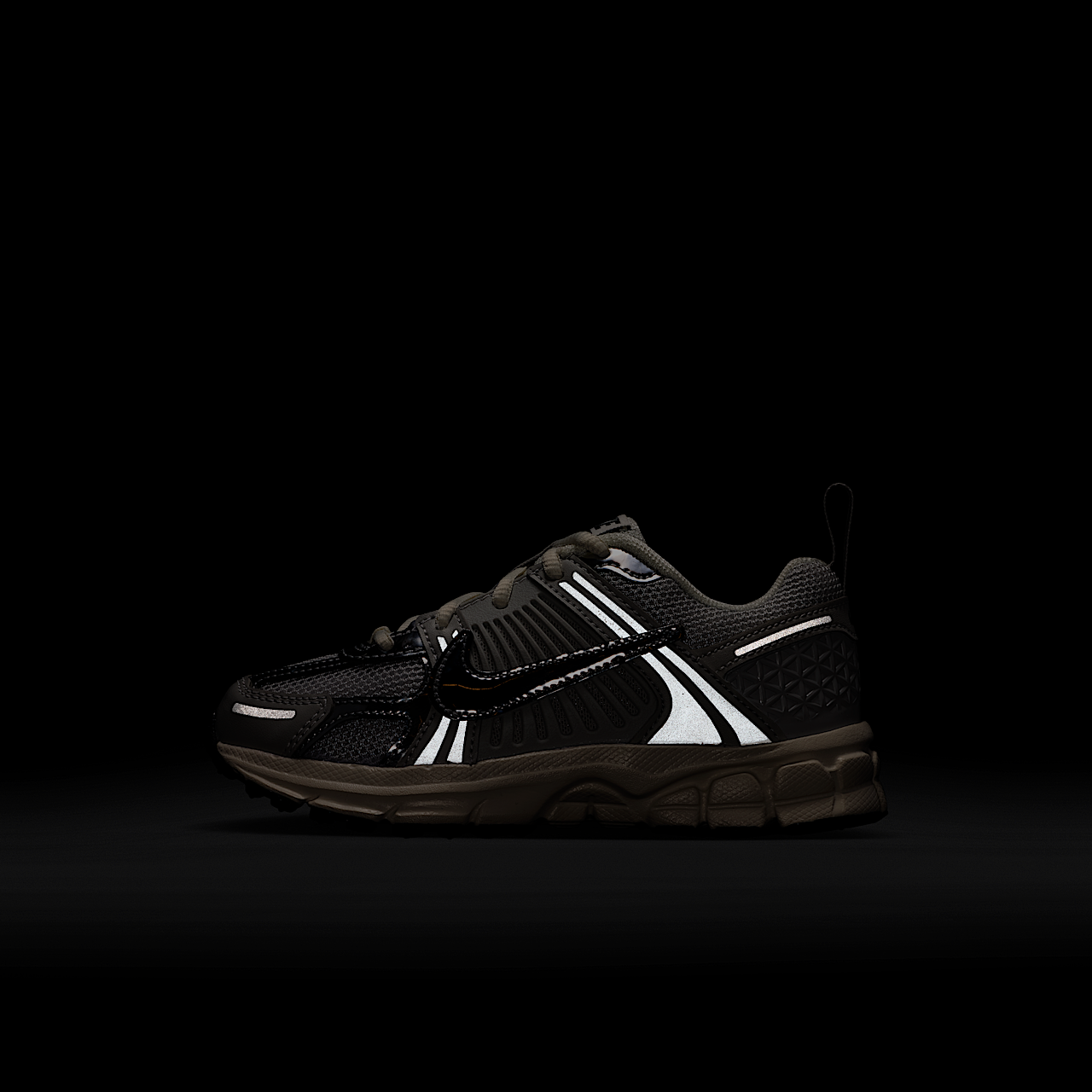 Nike Vomero sneaker Photon Dust/Gridiron/Sail/Chrome
