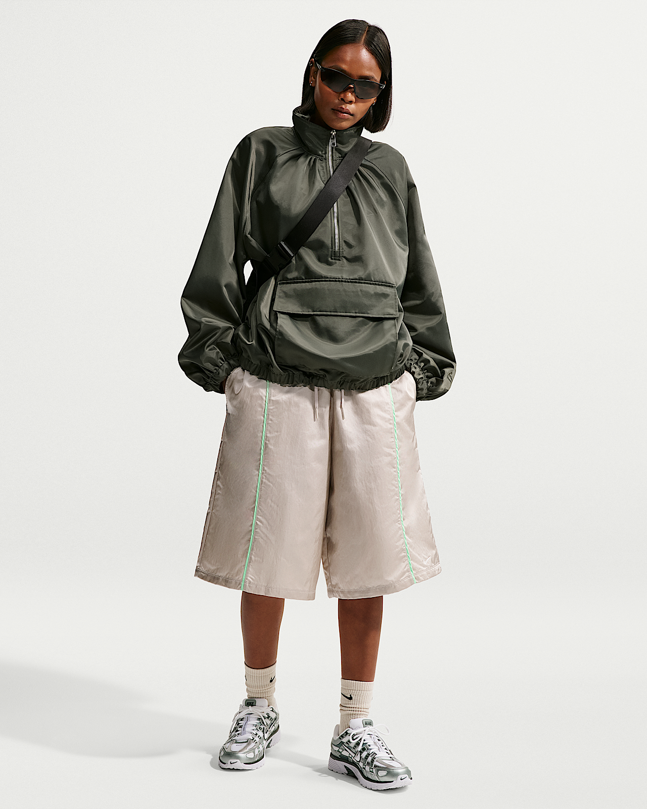 Женские шорты Nike Sportswear Loose Mid-Rise Woven Shorts