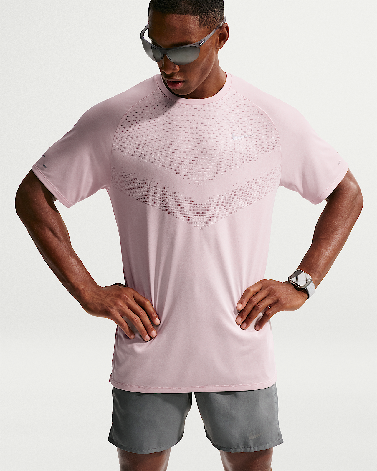 Мужские шорты Nike Stride Dri-FIT ADV Short-Sleeve Top для бега