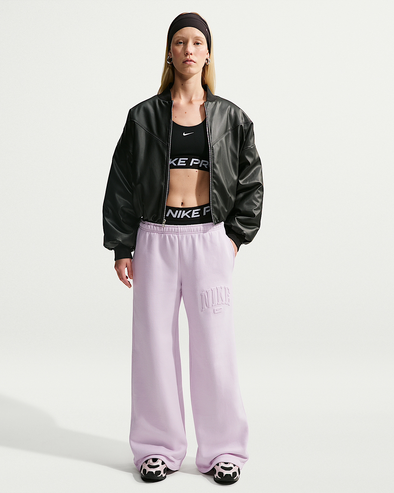 Женские  Nike Studio Fleece Medium Weight Mid-Rise Wide-Leg Pants
