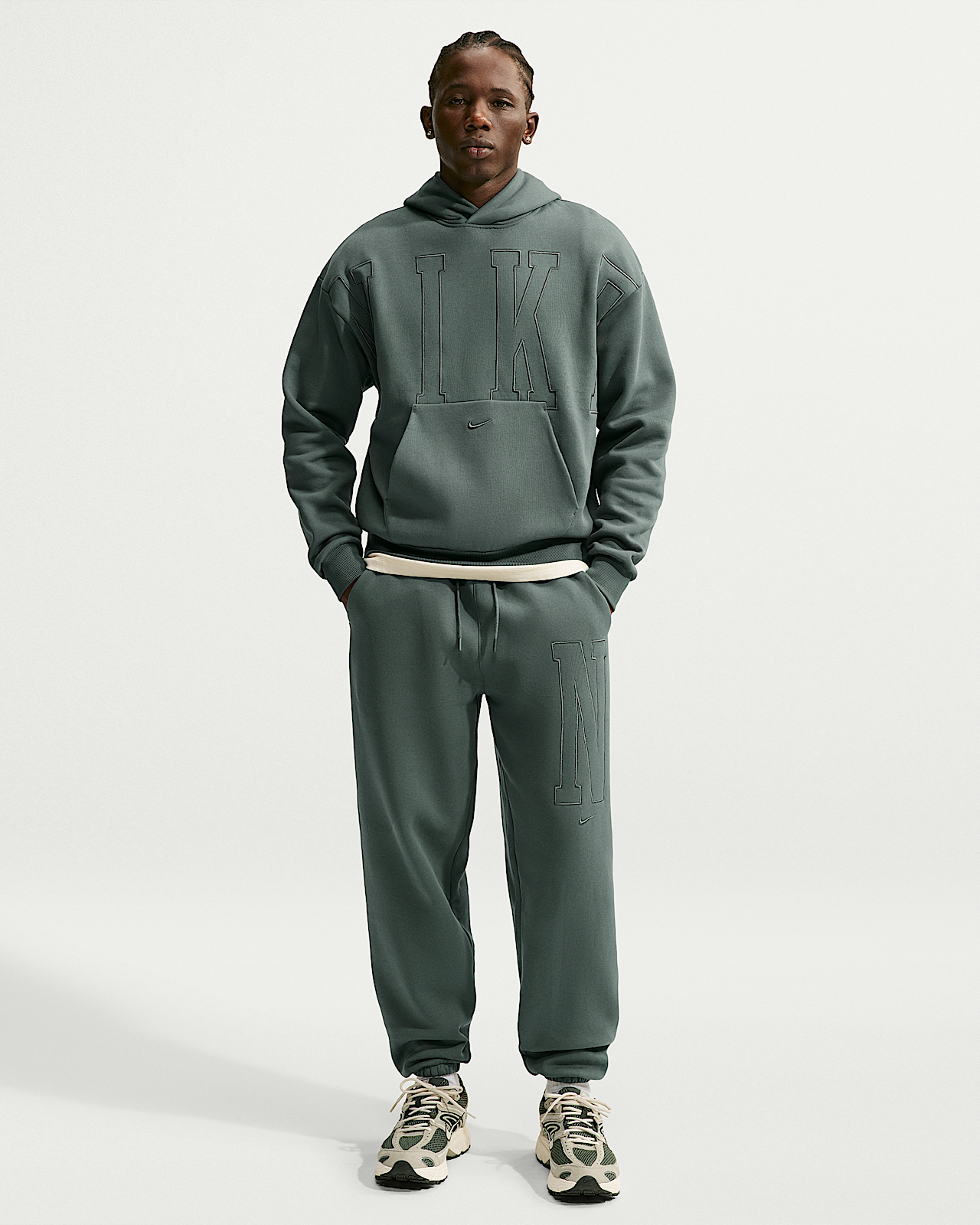 Мужские  Nike Solo Fleece Loose Cuffed Pants