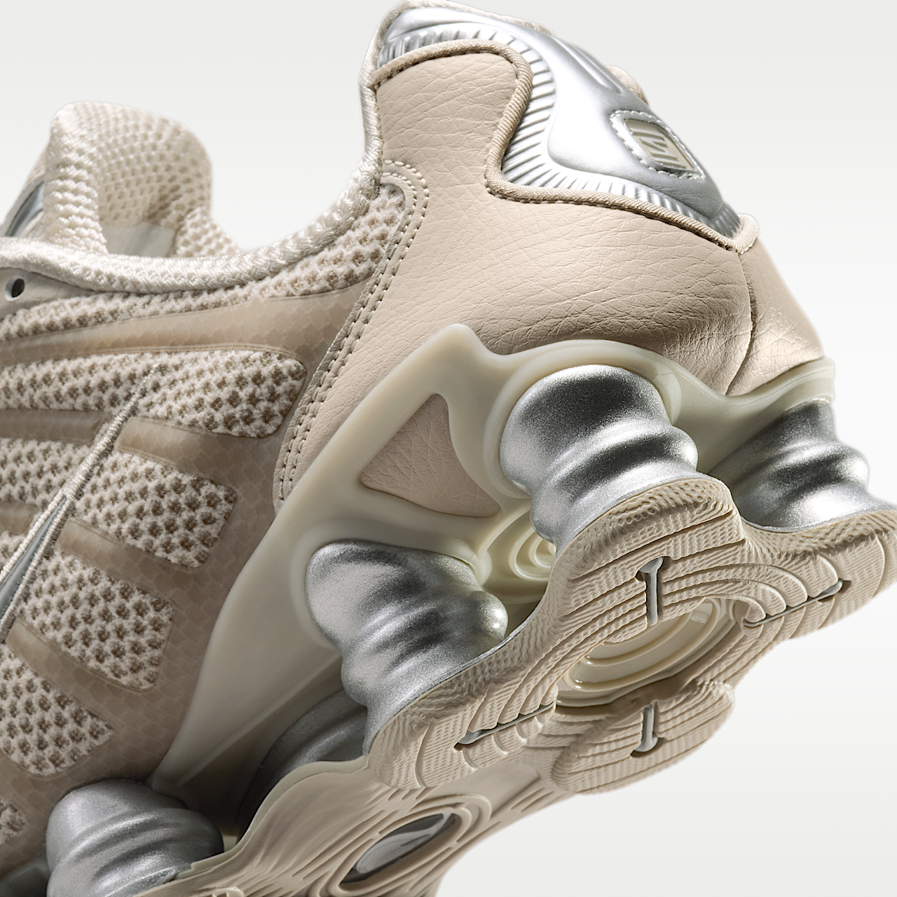 Nike Nike Shox sneaker Cream II/Zwart/Metallic Silver