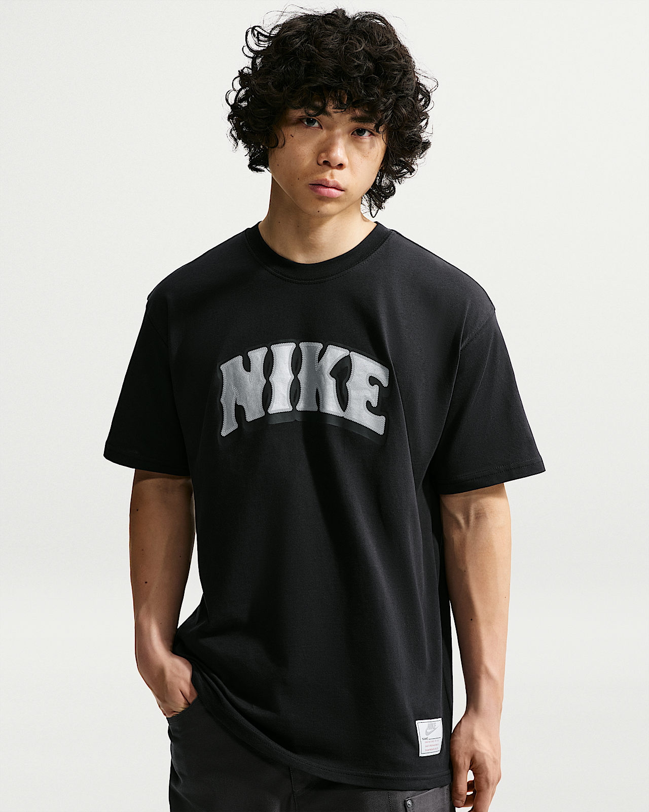 Женская футболка Nike Sportswear