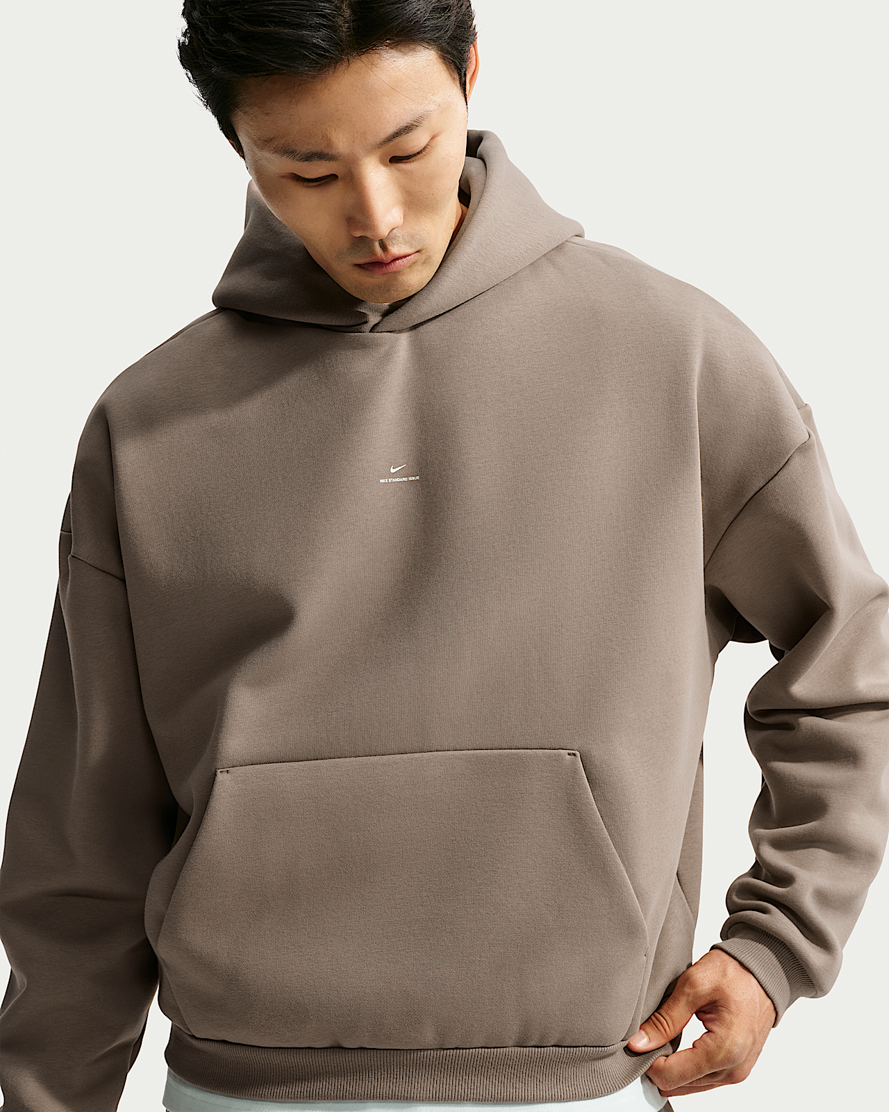 Мужское худи Nike Standard Issue Therma-FIT Brushed Basketball Pullover Hoodie для баскетбола