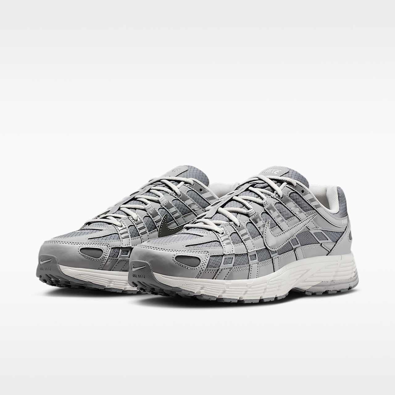 Nike P-6000 sneaker Light Smoke Grey/Phantom/Smoke Grey/Metallic Silver