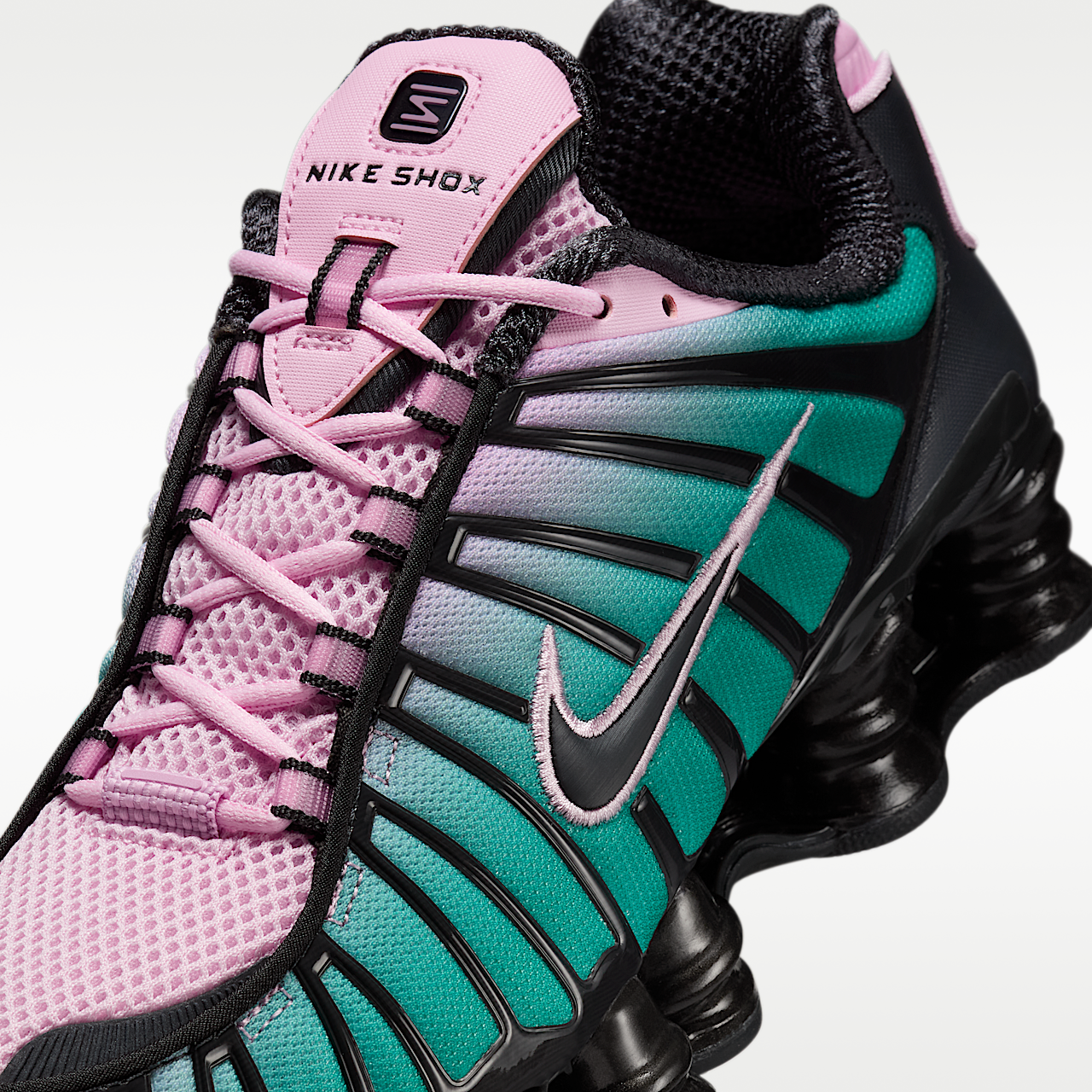 Nike Nike Shox sneaker Light Arctic Pink/Off Noir/Neptune Green