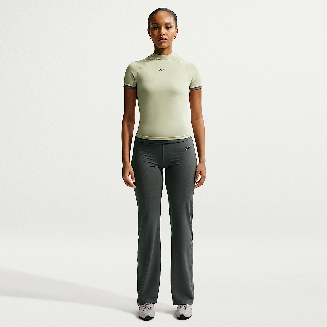 Nike  sneaker Olive Aura/Smoke Grey