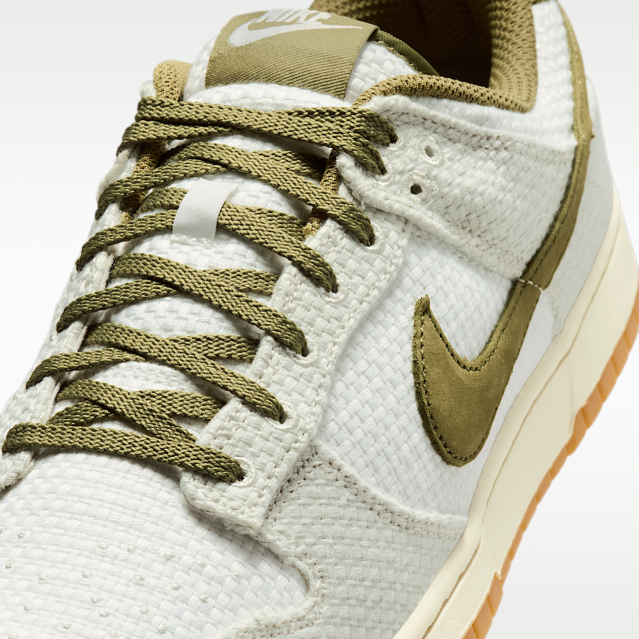 Nike Dunk Low sneaker Light Bone/Summit White/Pale Ivory/Pilgrim