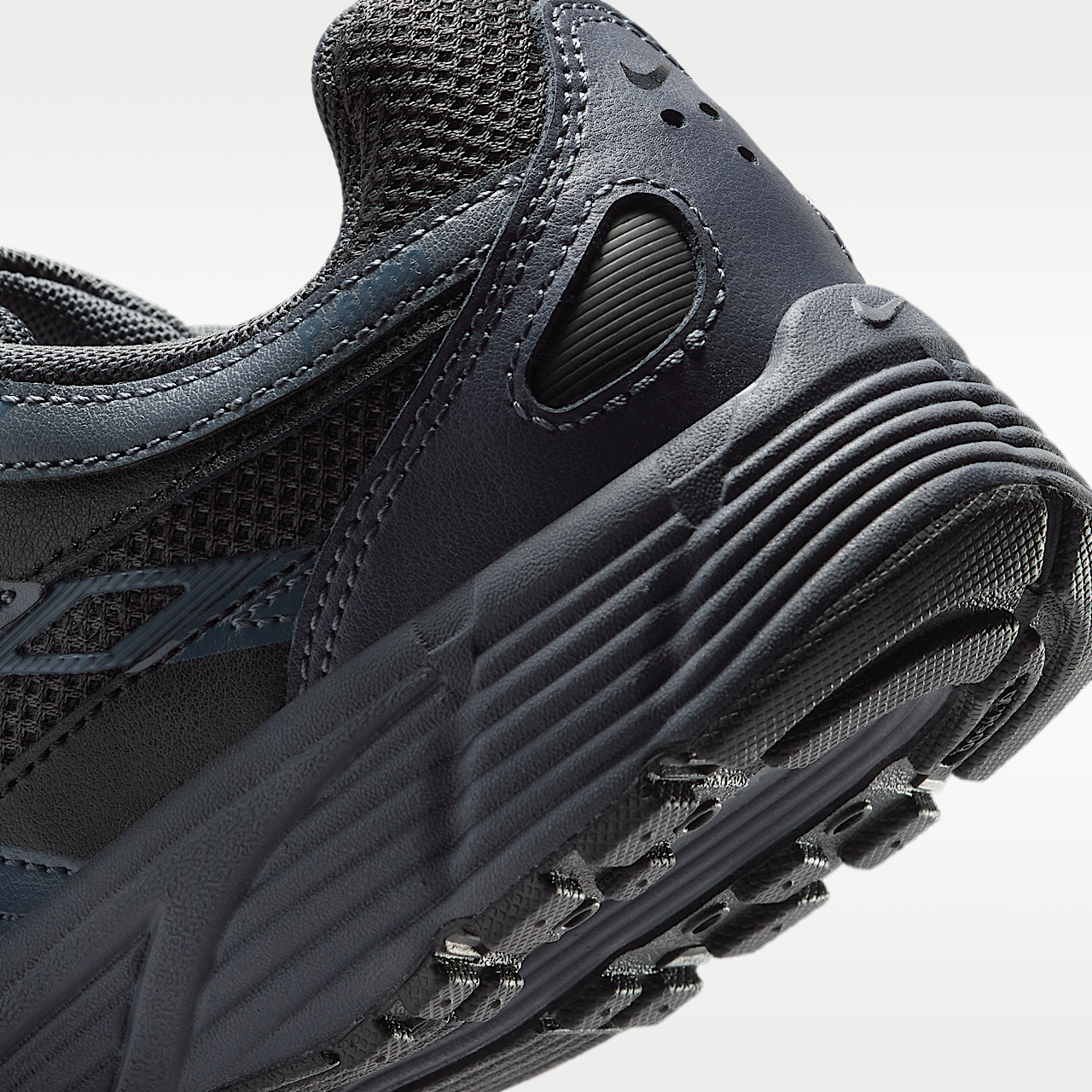 Nike P-6000 sneaker Dark Smoke Grey/Carbon/Zwart