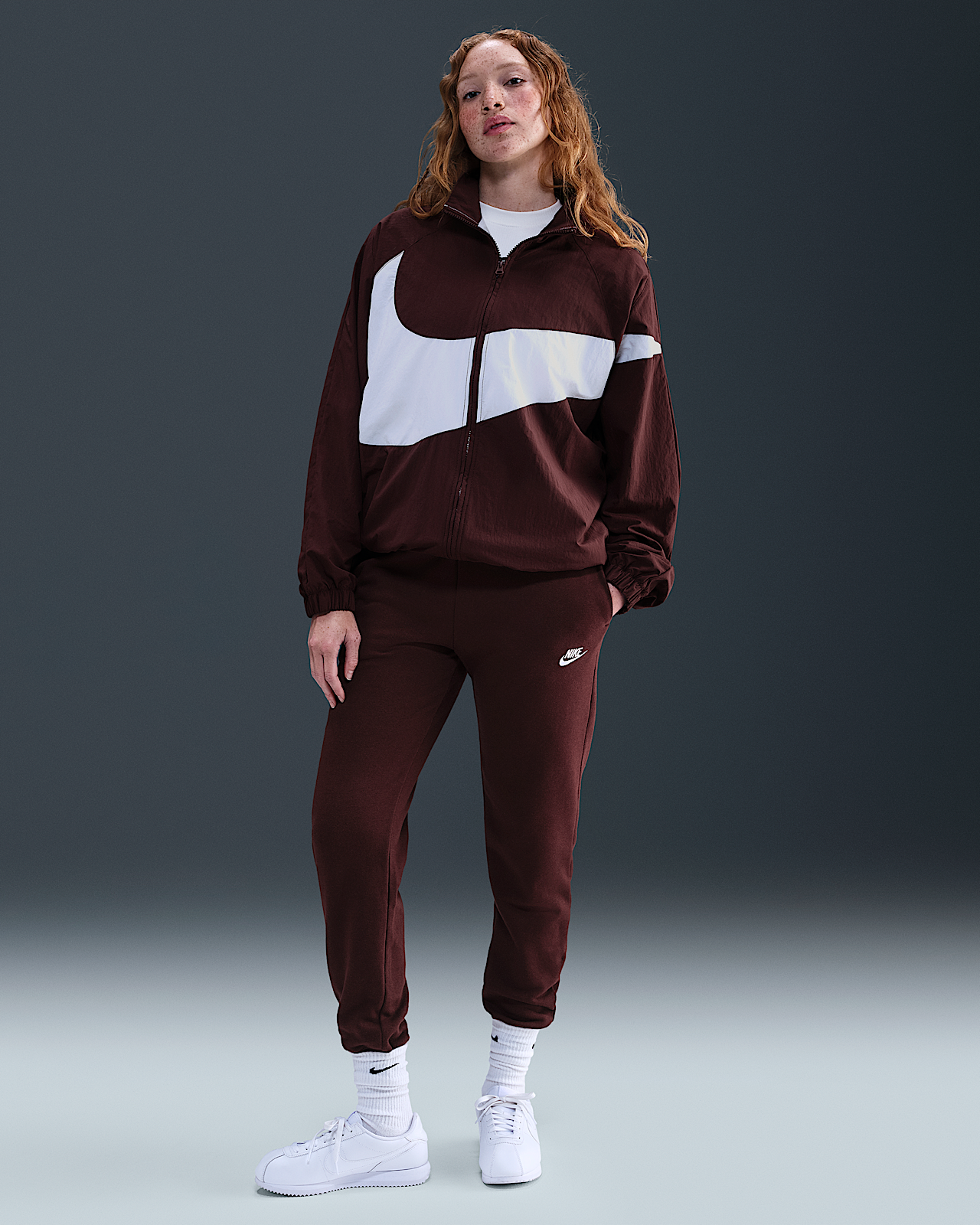 Женские спортивные штаны Nike Sportswear Club Fleece Mid-Rise Joggers