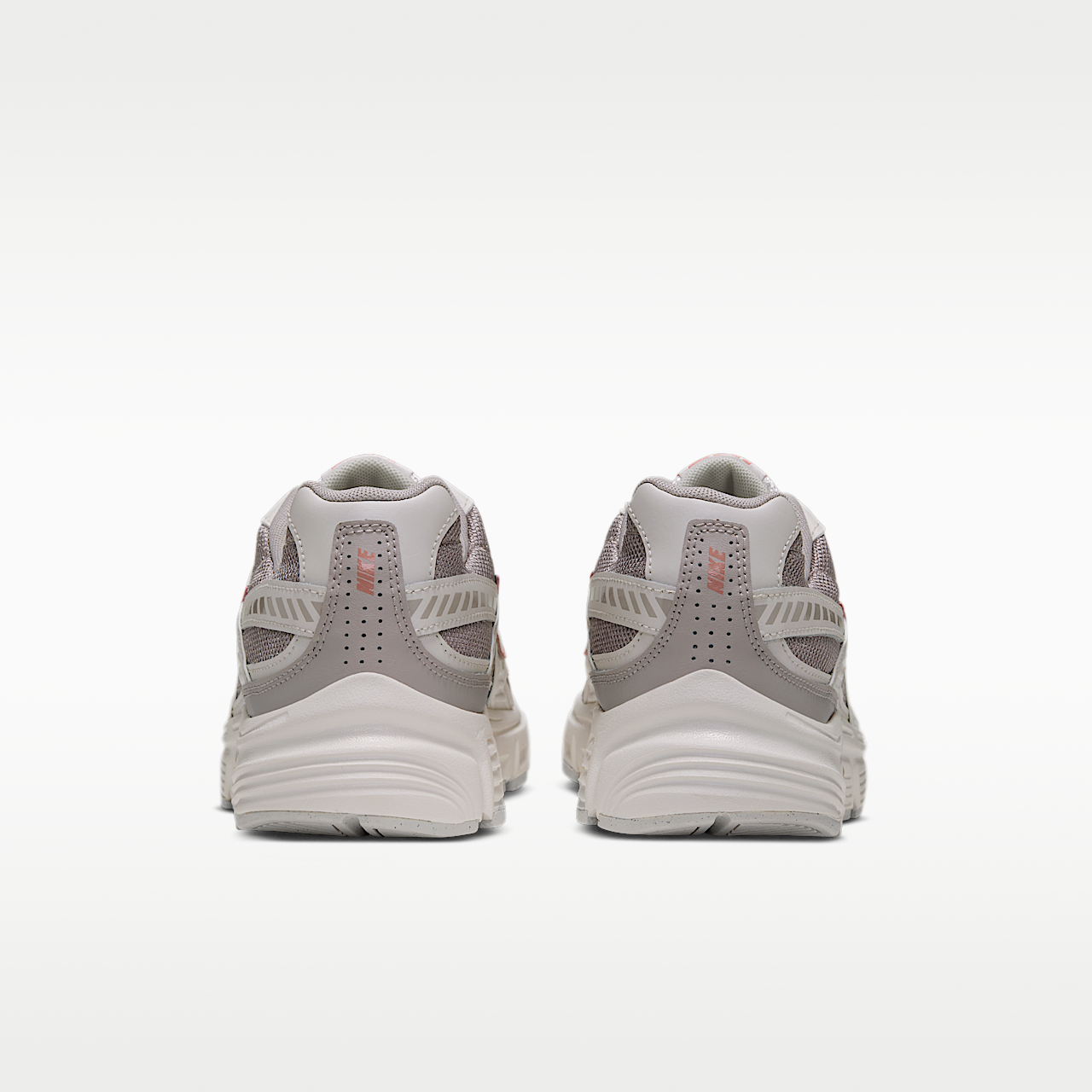 Nike Nike Initiator sneaker Phantom/Rust Pink/Moon Particle