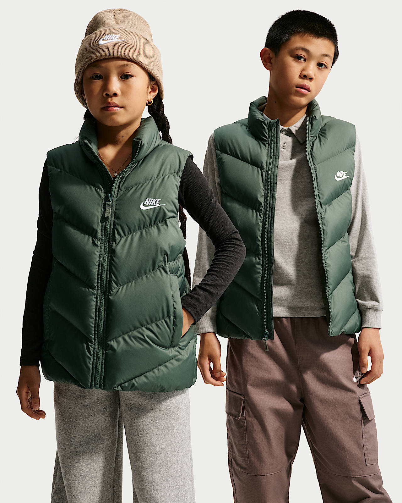 Детская безрукавка Nike Sportswear All Day Play Big Kids' Therma-FIT Loose-Fit Puffer Vest