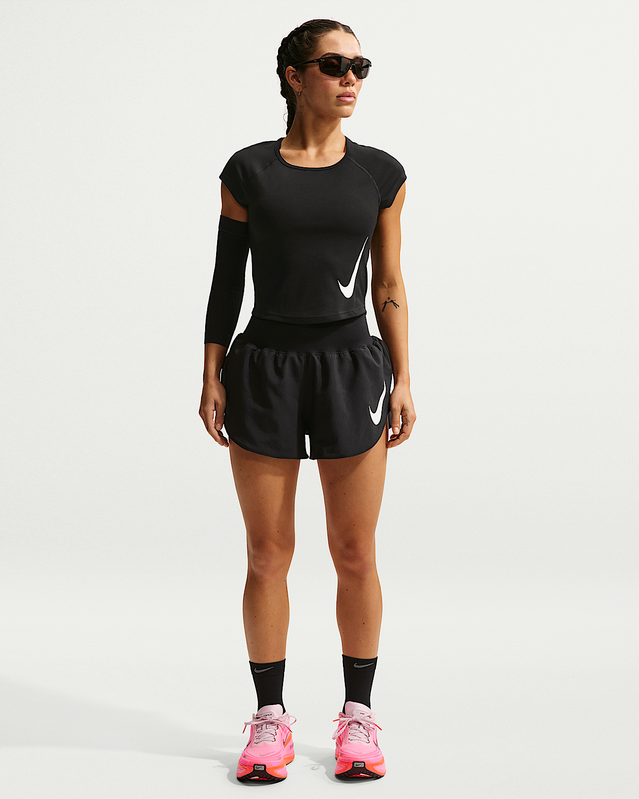 Женские шорты Nike Tempo Flow Swoosh Dri-FIT Mid-Rise Brief-Lined Shorts для бега