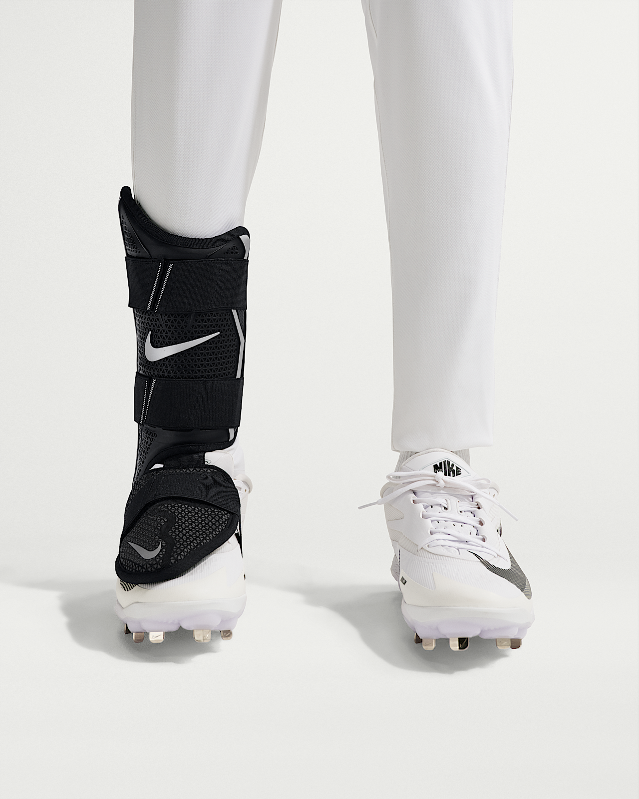 Женские  Nike Vapor Elite Baseball Batter's Leg Guard (Right-Hand Hitter)