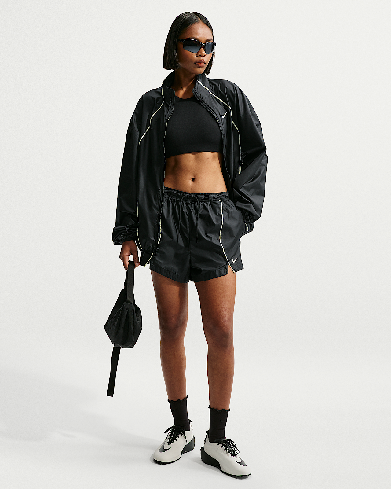 Женские шорты Nike Sportswear Loose Mid-Rise Repel Woven Shorts