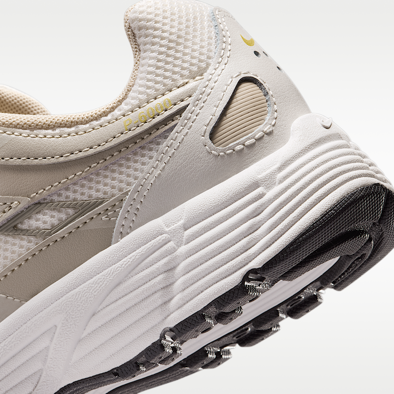 Nike P-6000 sneaker Phantom/Cream II/Zwart/Saffron Quartz