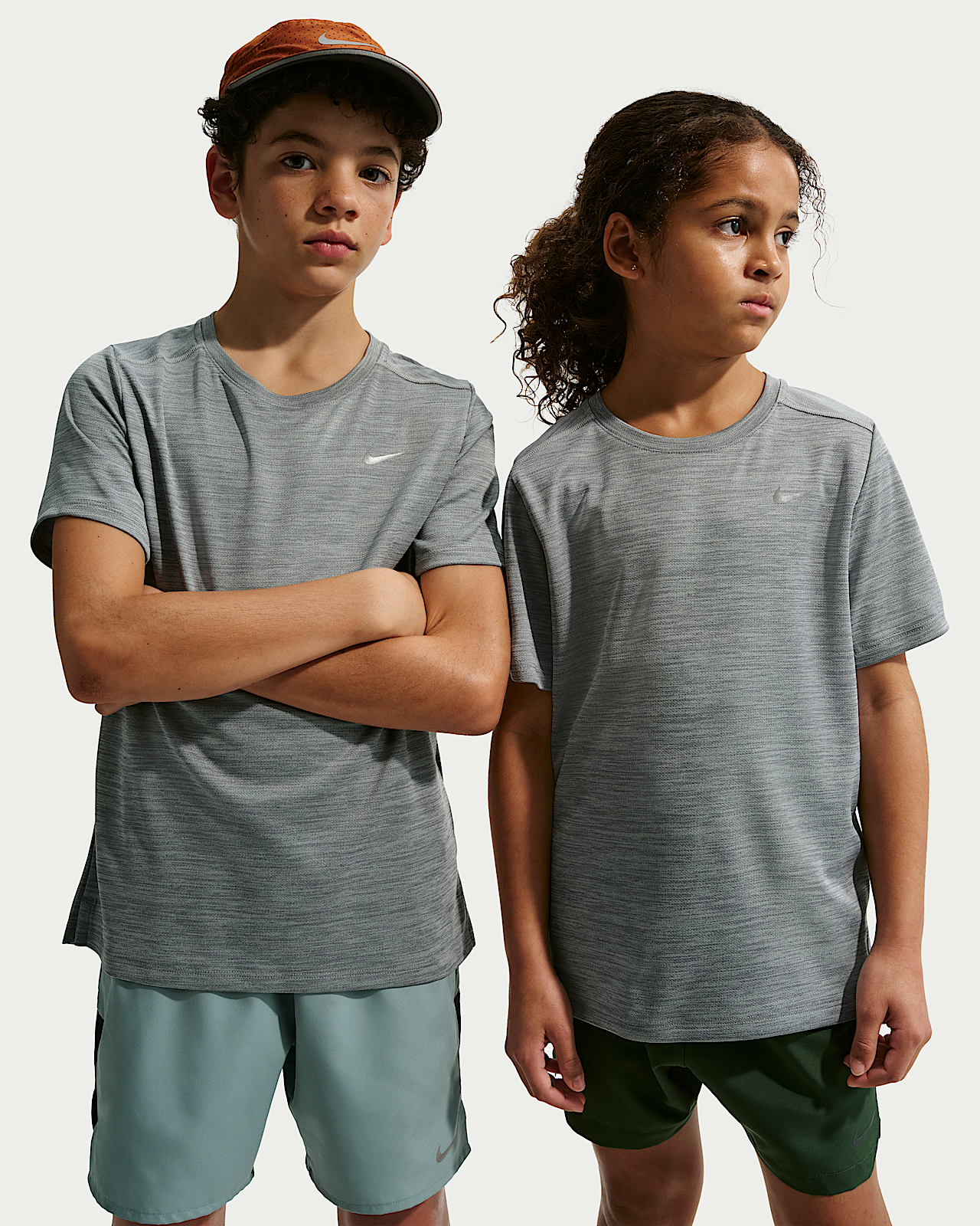 Детские шорты Nike Miler Big Kids' Dri-FIT Short-Sleeve Top