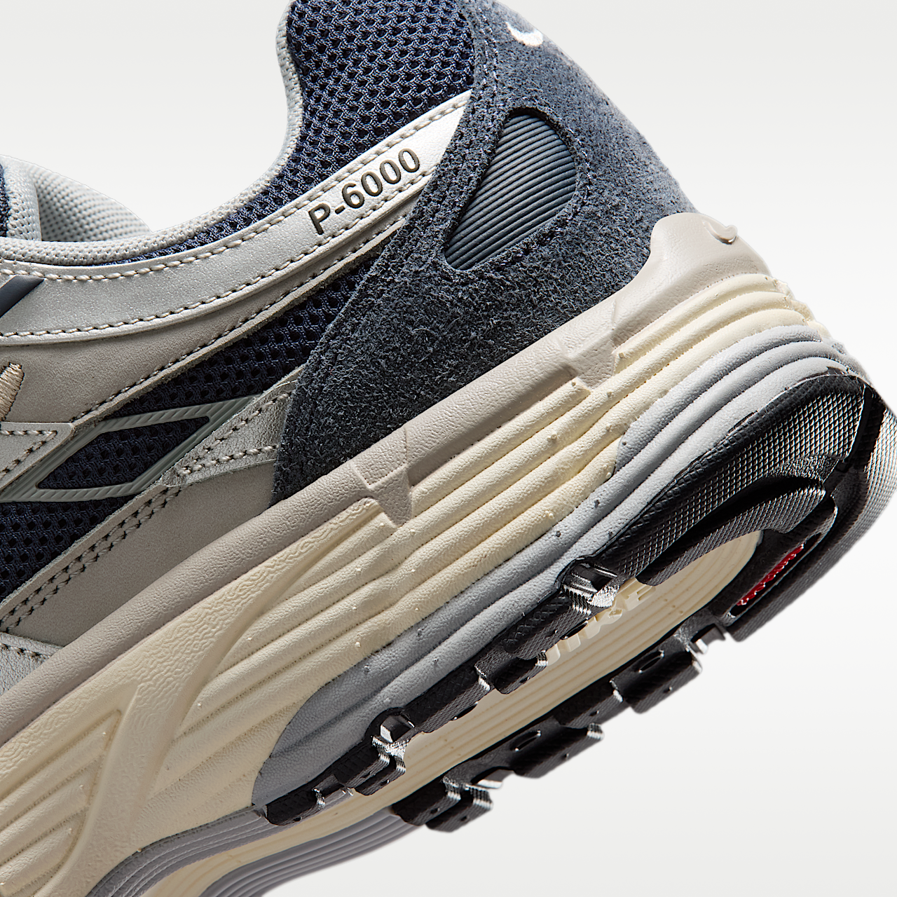 Nike P-6000 sneaker Thunder Blue/Pale Ivory/Slate/Sail