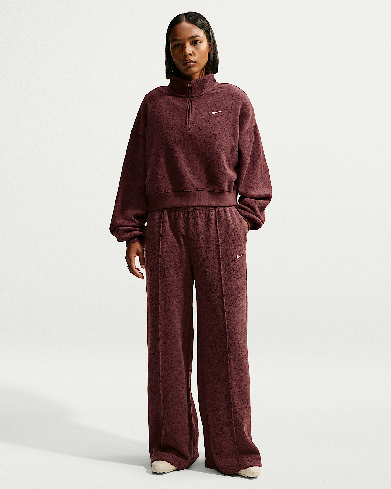 Женские  Nike Studio Fleece Medium-Weight Plush Mid-Rise Wide-Leg Pants