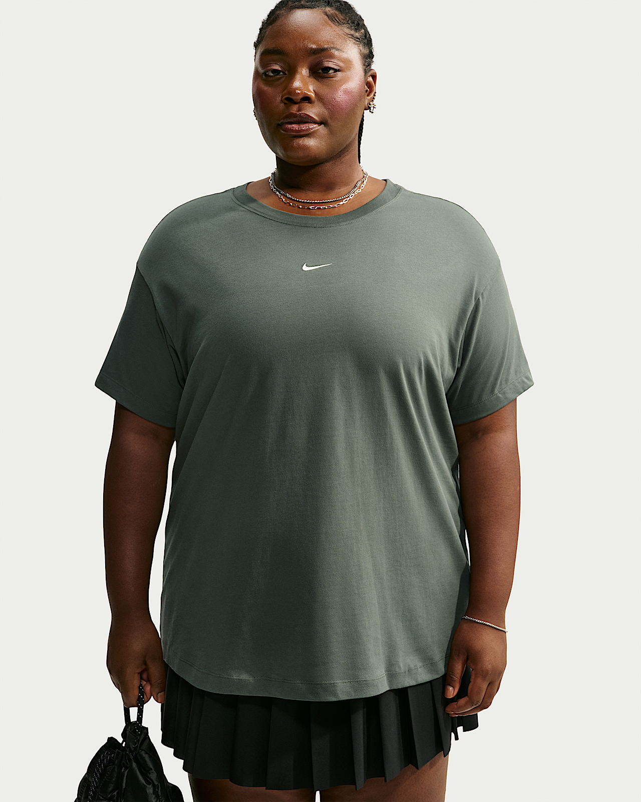 Женская футболка Nike Sportswear Classic Oversized Short-Sleeve (Plus Size)