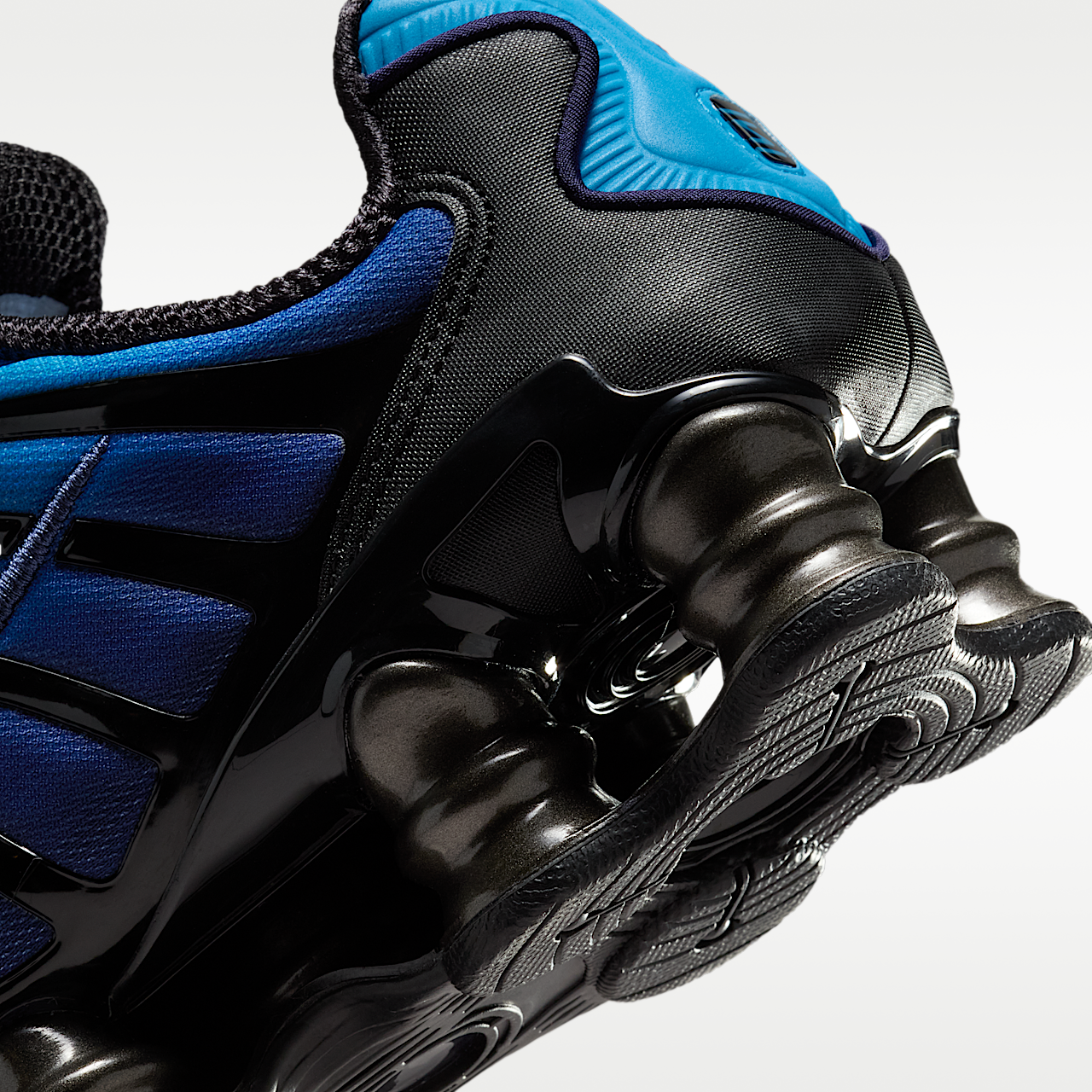 Nike Nike Shox sneaker Blue Hero/Metallic Black/Imperial Purple