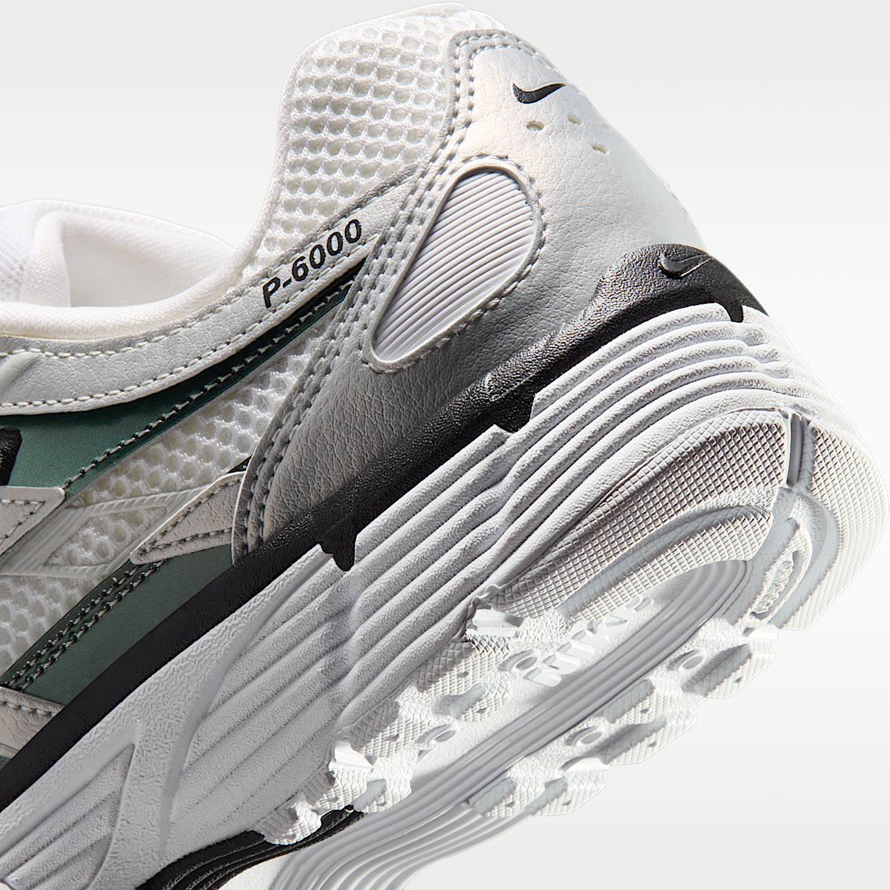 Nike P-6000 sneaker Wit/Off White/Dark Smoke Grey/Wit
