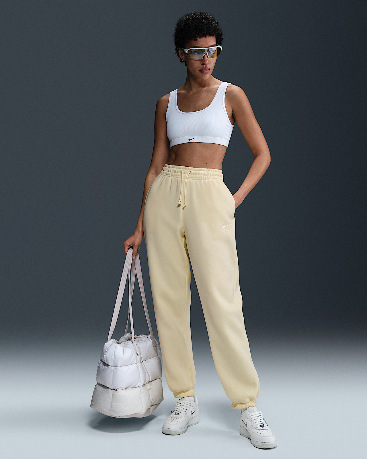 Женские  Nike Sportswear Phoenix Fleece High-Waisted Oversized Sweatpants