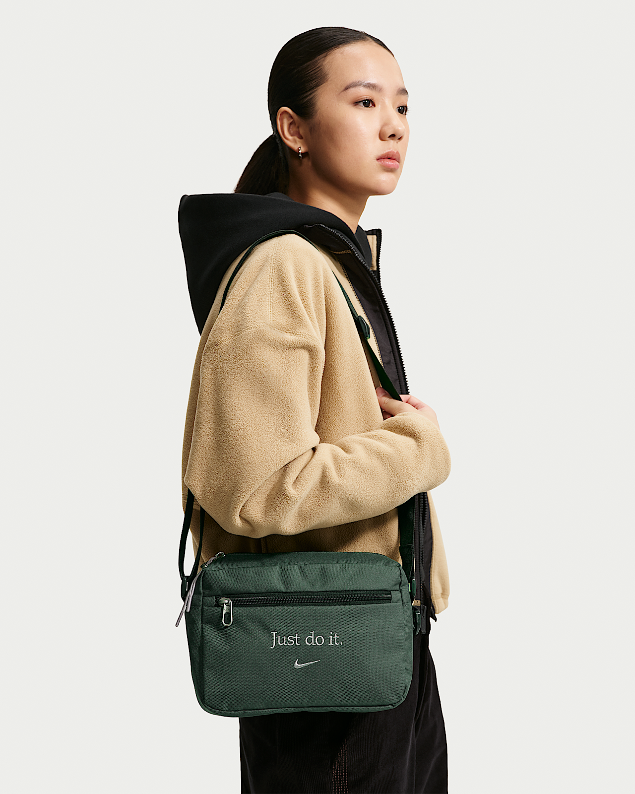 Женская сумка Nike Heritage Crossbody Bag (4L)