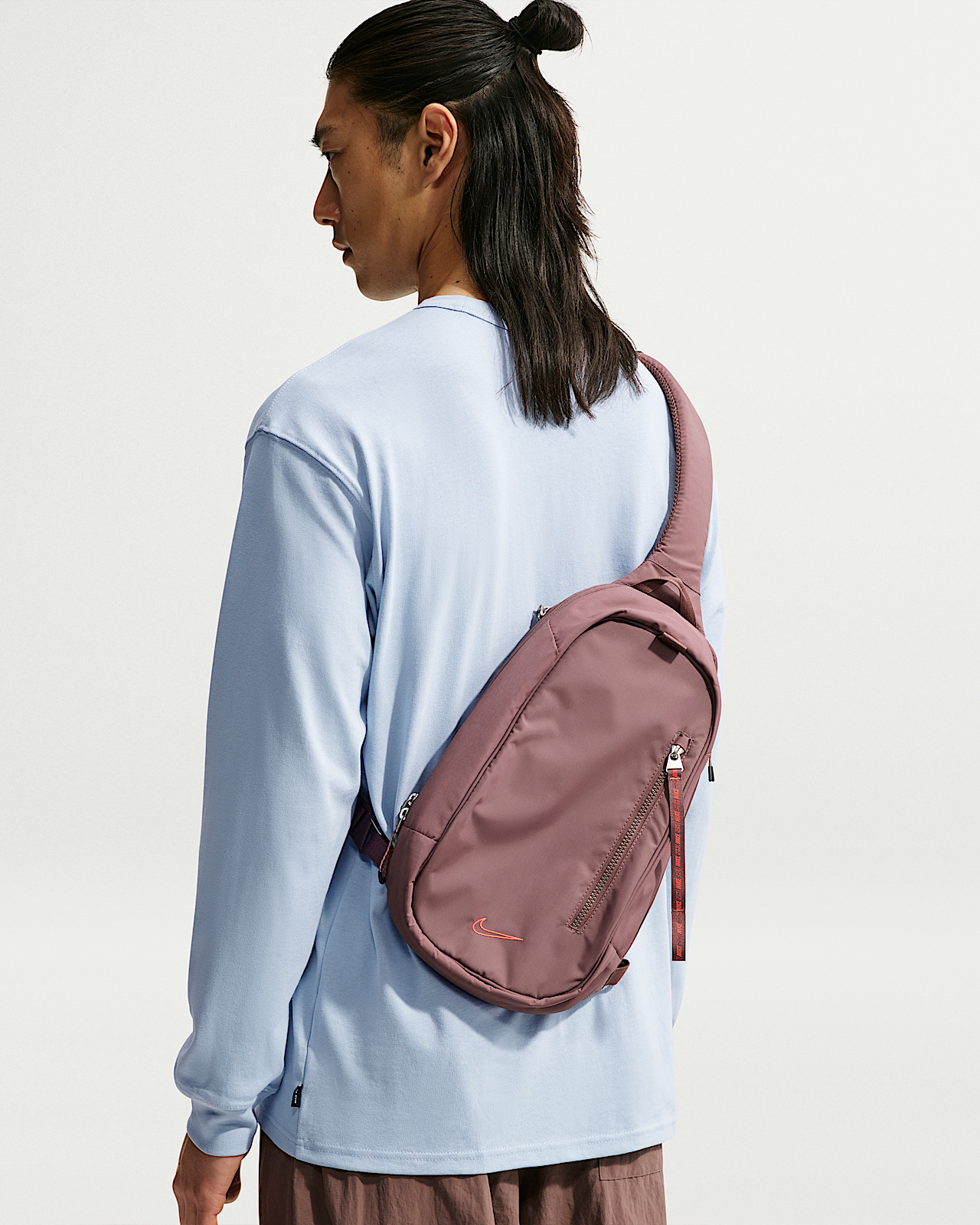 Женская сумка Nike Commute Sling Bag (8L)