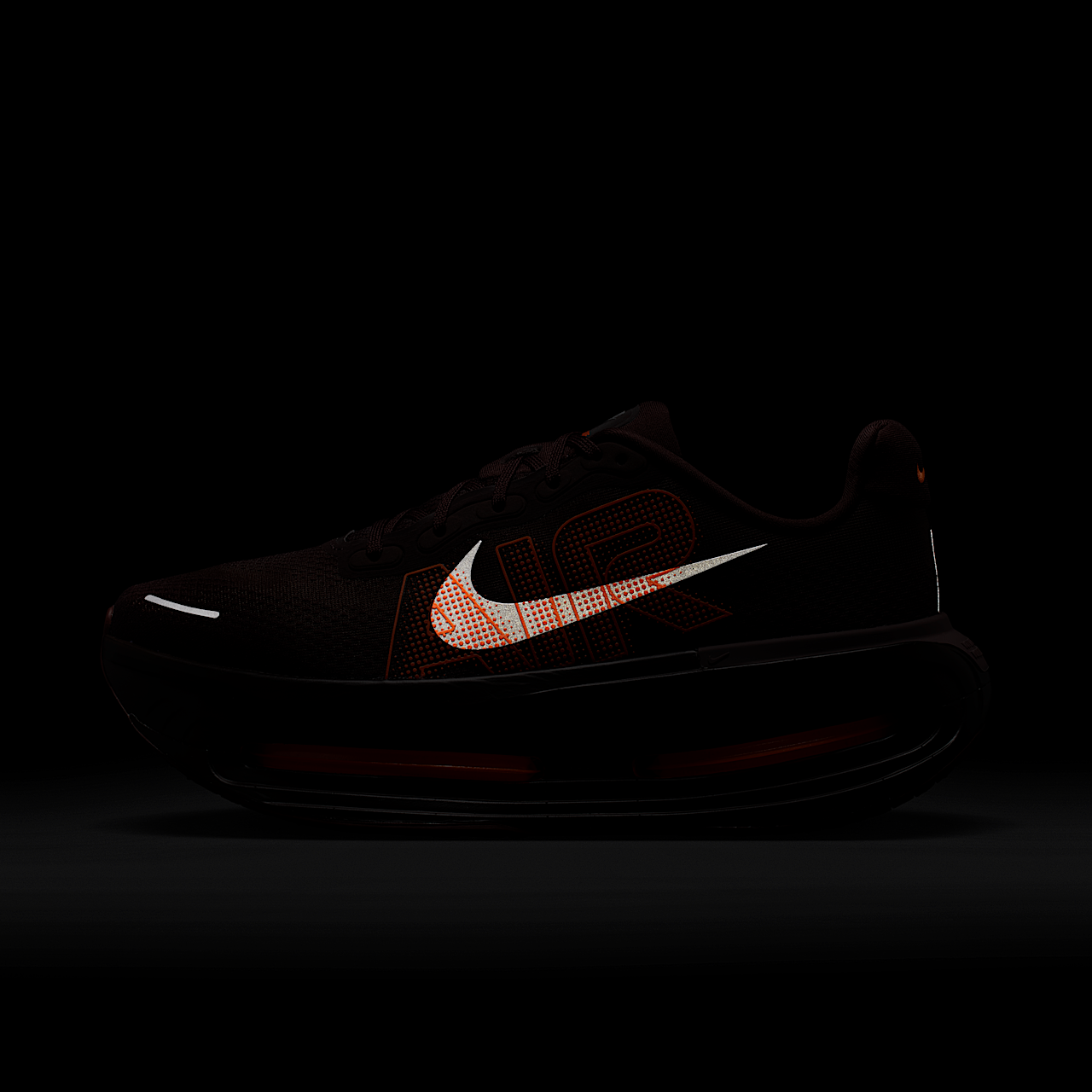 Nike Vomero sneaker Brown Basalt/Total Orange/Bronze Eclipse/Hyper Crimson