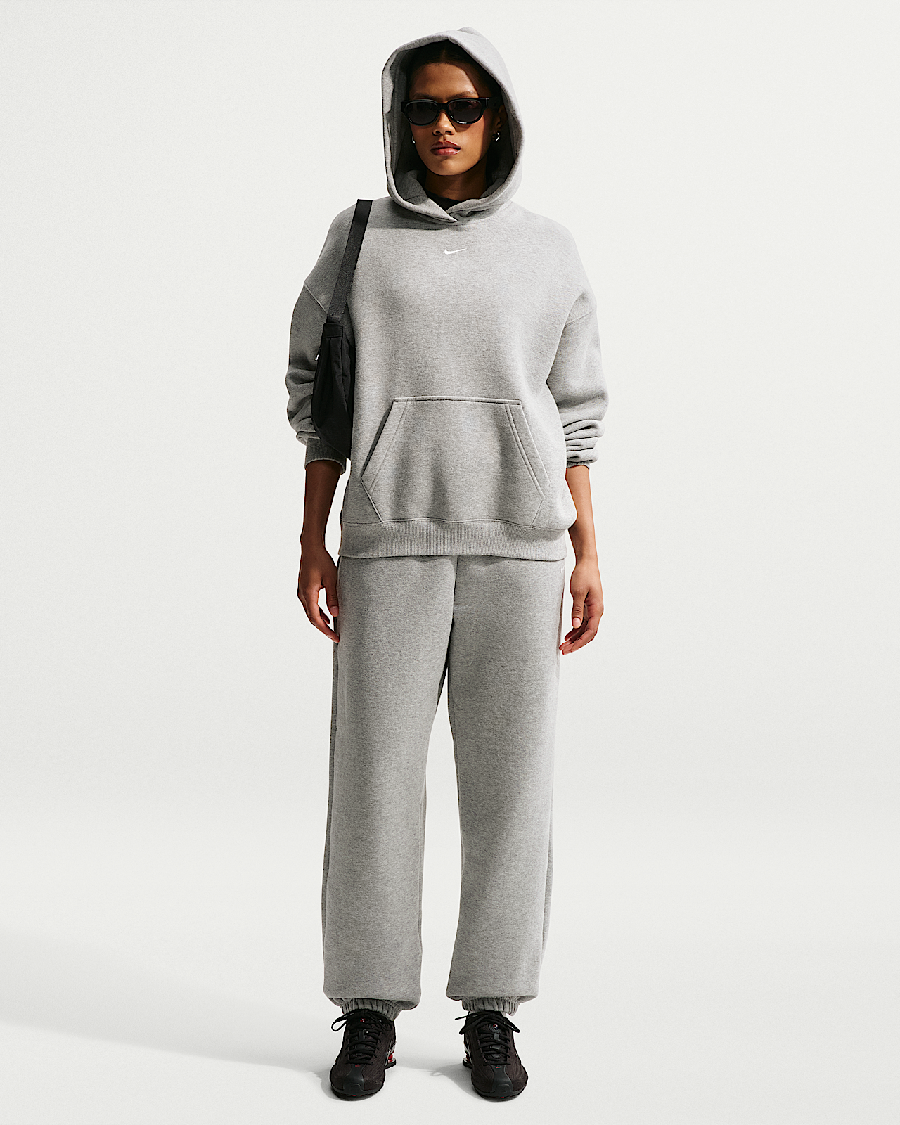Женские  Nike Studio Fleece Medium Weight High-Rise Oversized Cuffed Pants