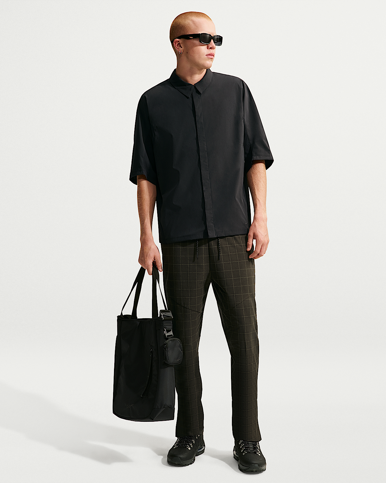 Мужские  Nike Tech Dri-FIT Shori Knit All-Over-Print Pants