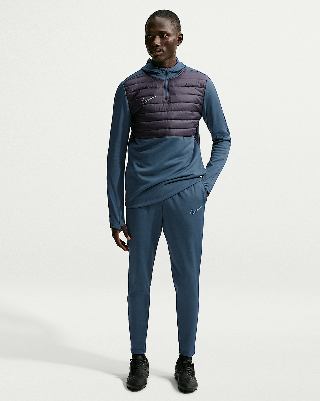 Мужские  Nike Academy Winter Warrior Therma-FIT Soccer Pants