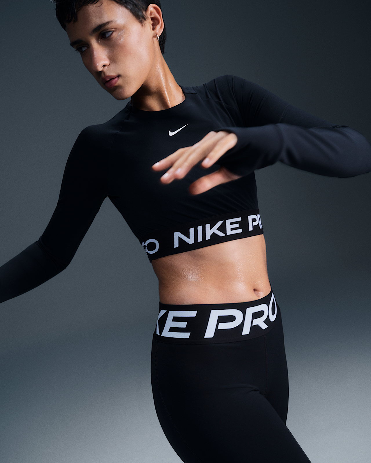 Женские  Nike Pro Dri-FIT Cropped Long-Sleeve Top