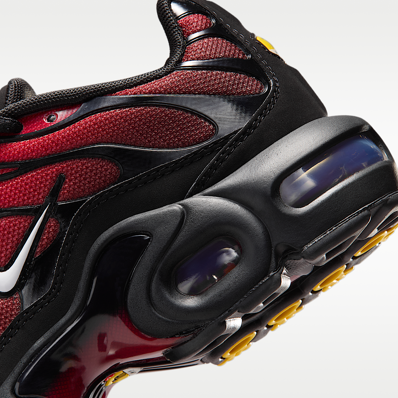 Nike Air Max Plus sneaker Tough Red/Zwart/Mystic Dates/Grey Fog