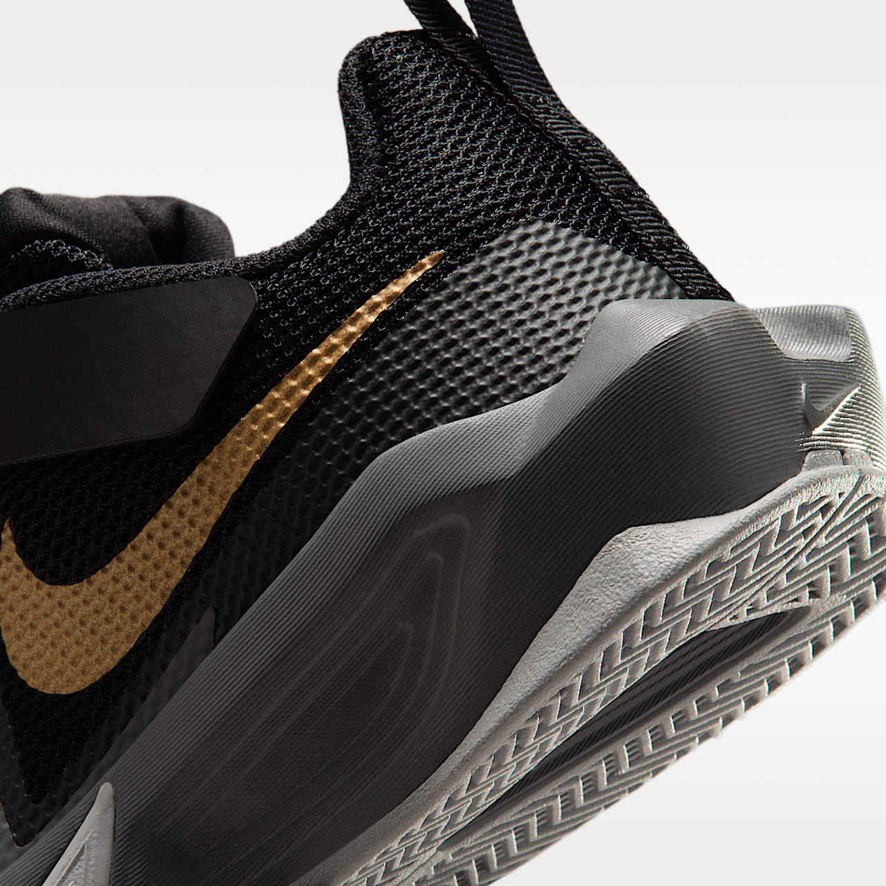 Nike  sneaker Zwart/Wolf Grey/Smoke Grey/Metallic Gold