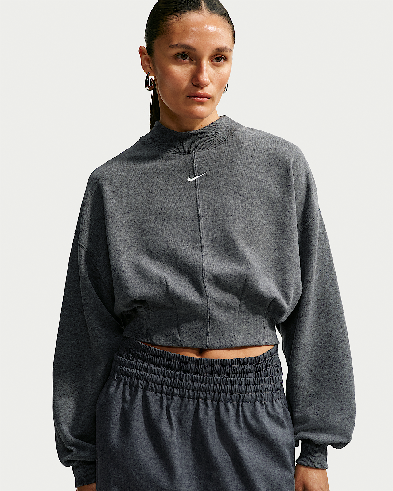 Женские  Nike Studio Fleece Lightweight Oversized Cropped Pleated Crew
