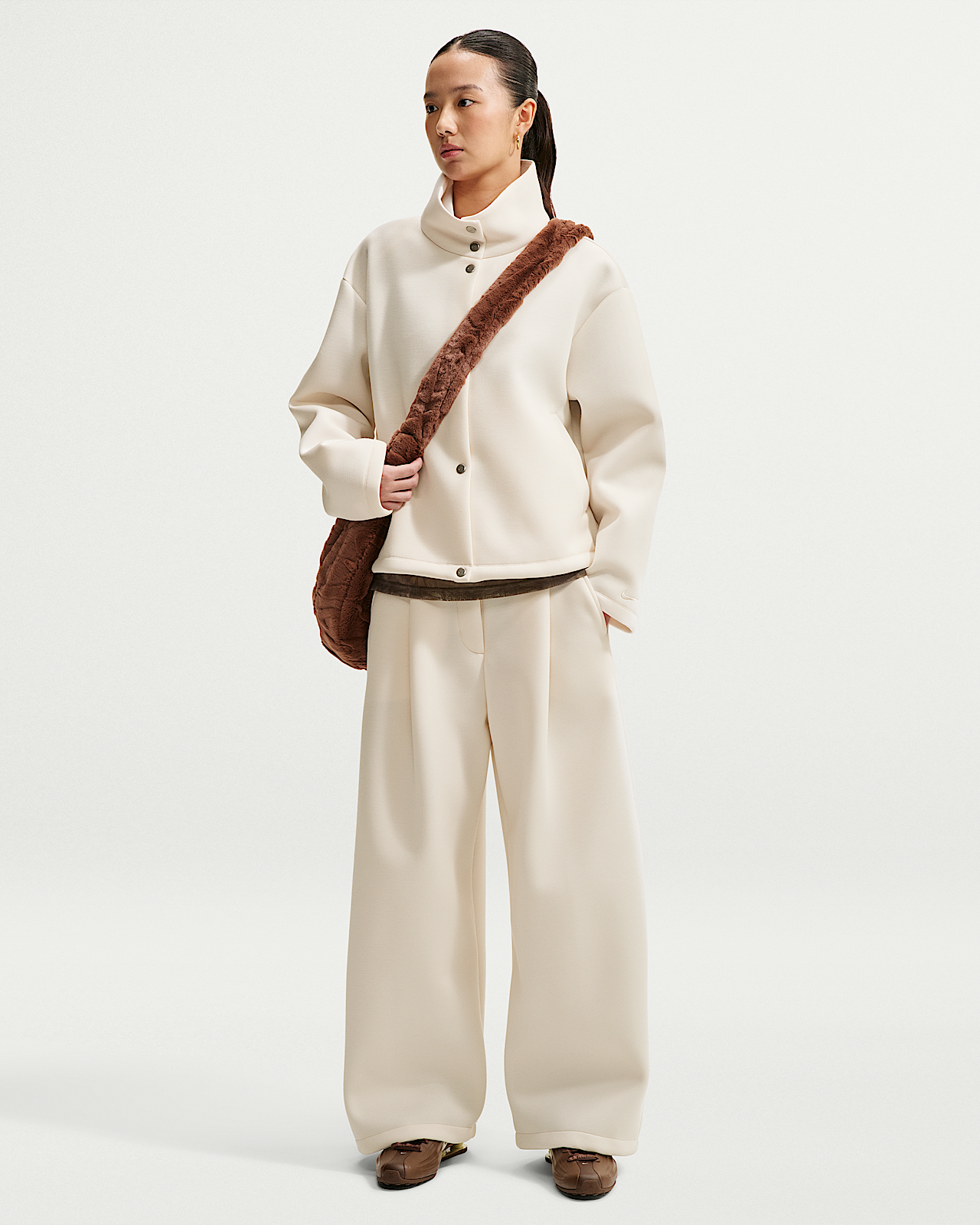 Женские  Nike Article Fleece Oversized Mid-Rise Wide-Leg Pants