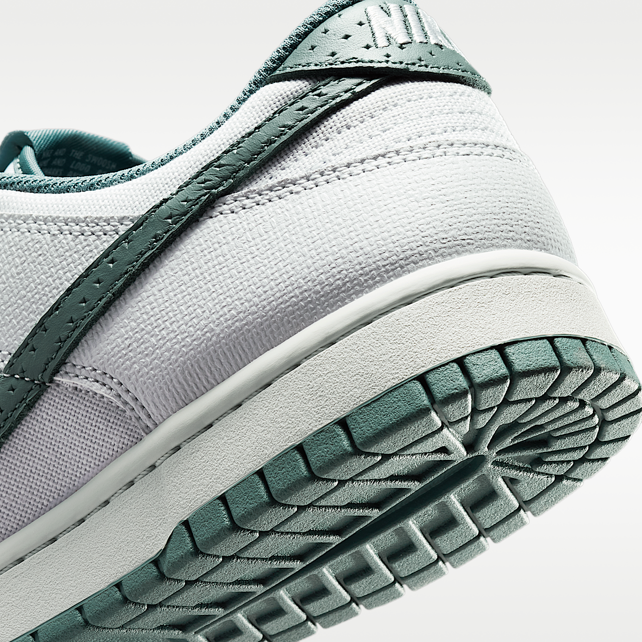 Nike Dunk Low sneaker Pure Platinum/Mineral Slate