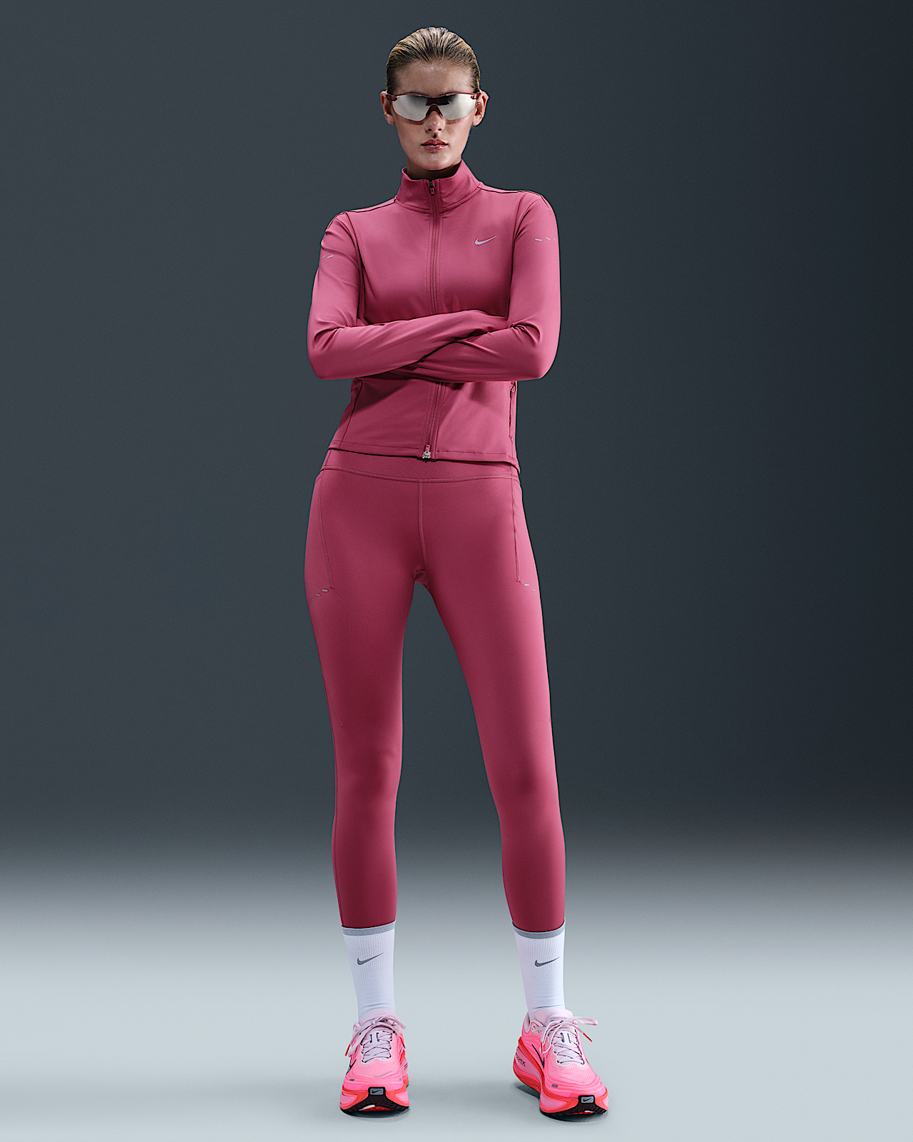 Женские тайтсы Nike Swift High-Waisted 7/8 Leggings with Pockets для бега
